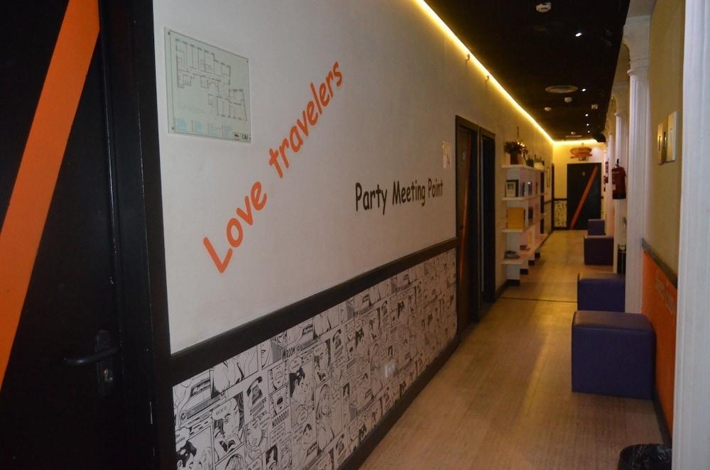 Hostels Meetingpoint Madri Exterior foto